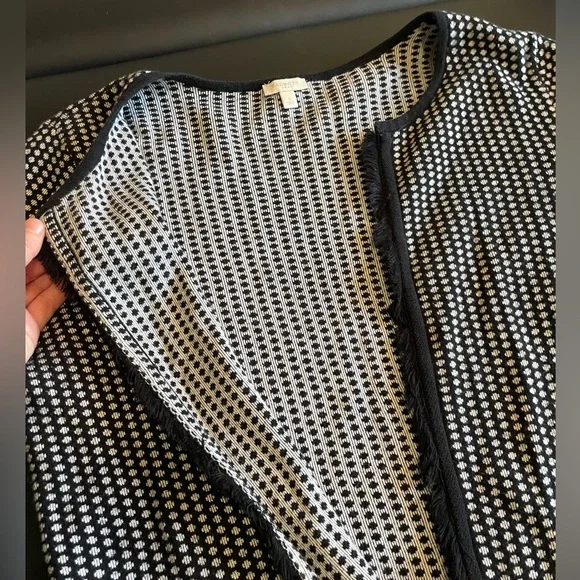S Black and White-Patterned Knit Cardigan w/ Reversible Pattern - Picture 5 of 8